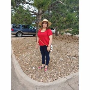 Meet your Posher, Mirna